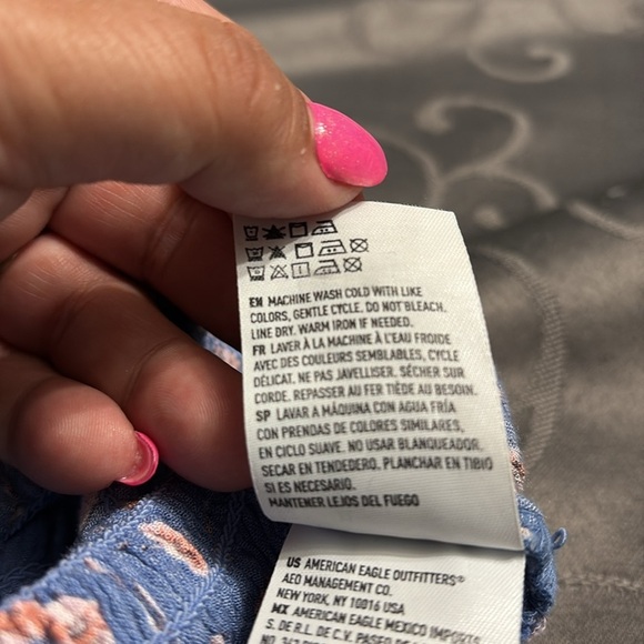4/$20 Floral American Eagle tube top (size xl) blue and pink, elastic, stretchy - Picture 6 of 6